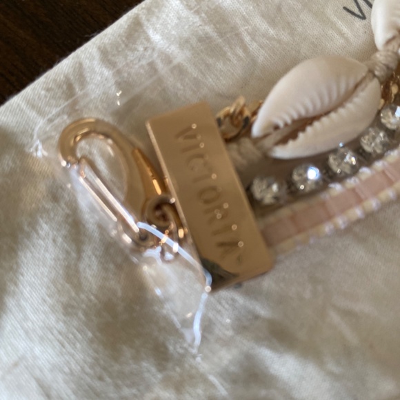 NEW Victoria Emerson shell bracelet - Picture 4 of 4